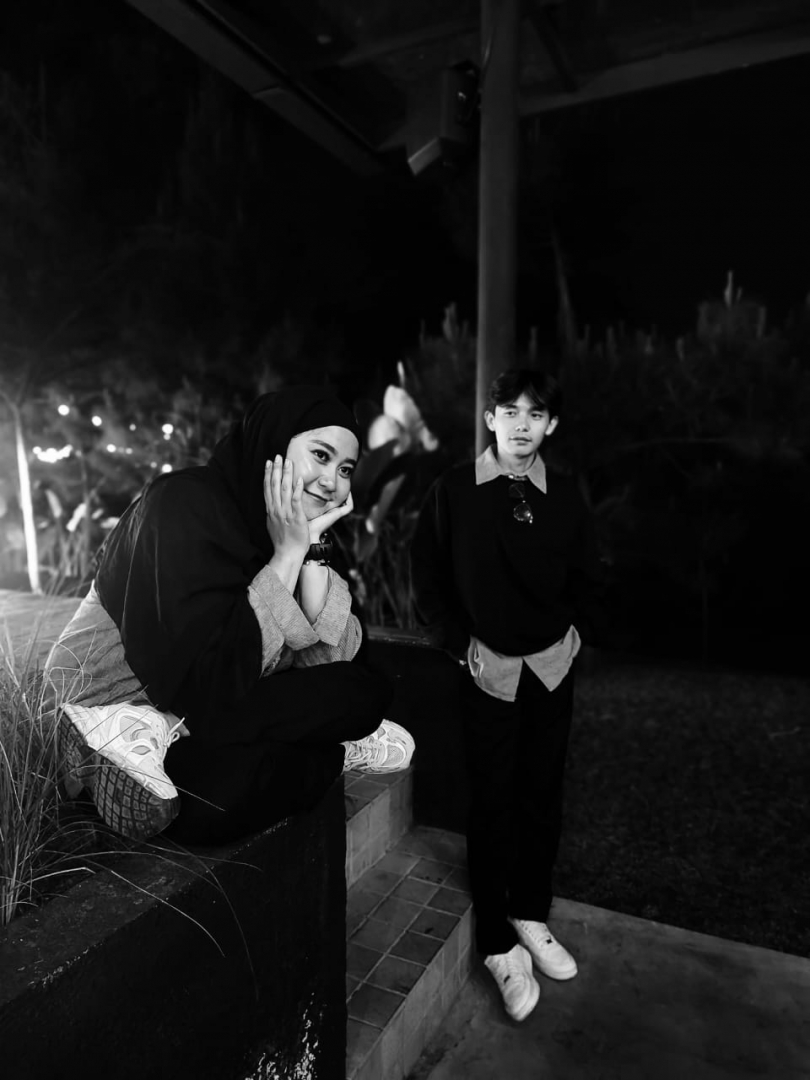 https://putri-izal.webnikah.com/dirmember/00000027/renoldmoch/photo-264158-309442-l-202408261036.jpg